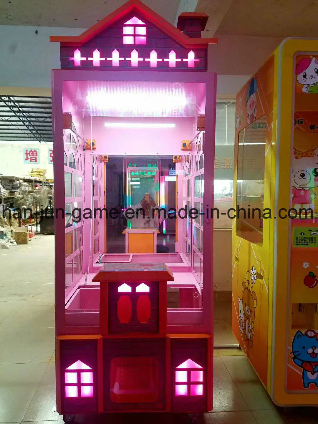 Villa Toys/Doll Crane Vending Acade Electronic Game Machine &#160;