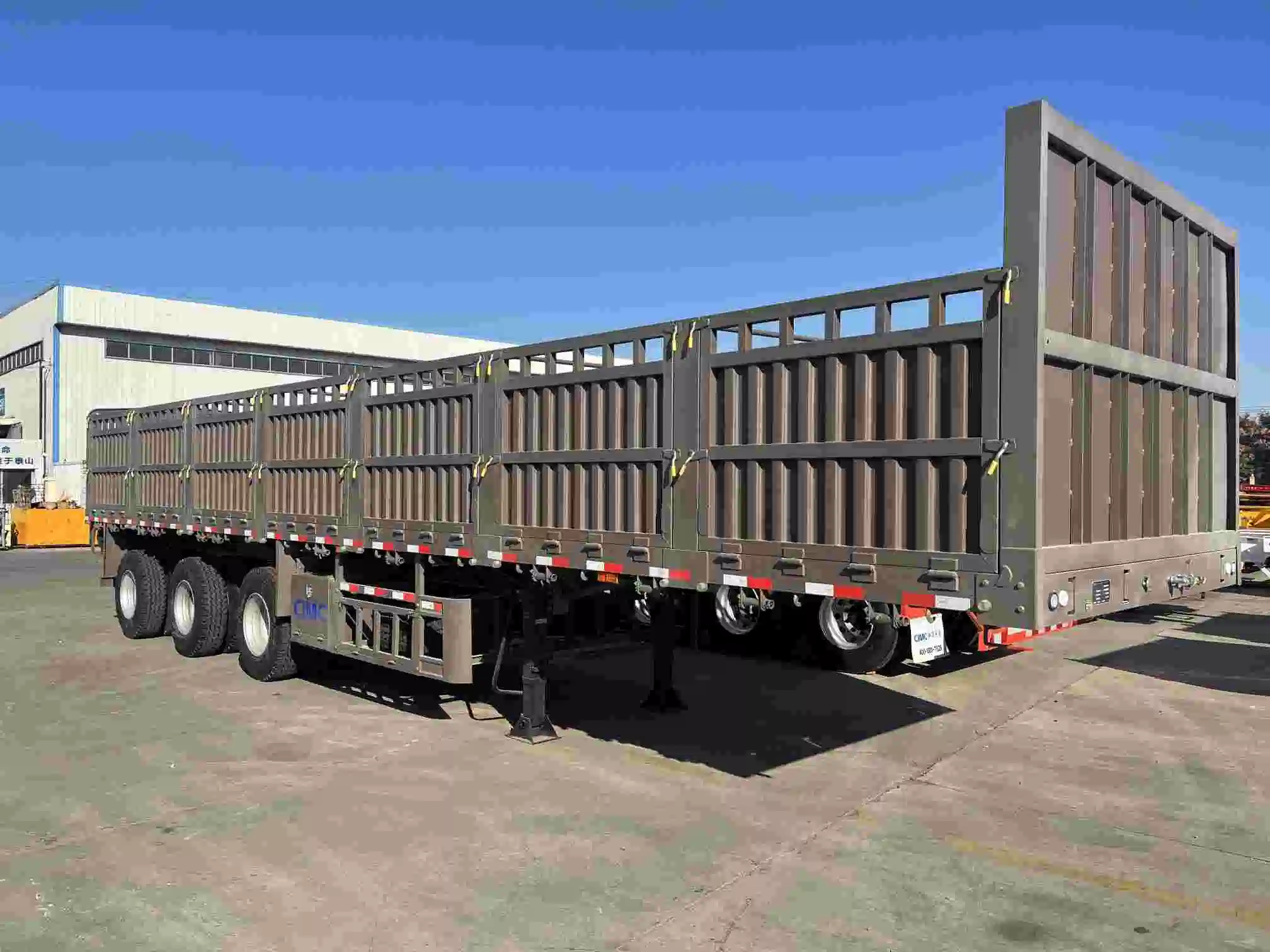 Customized 2 3 4 Axle Animal Transport Stake Fence Semi Trailer for Transport Cattle Sheep Horse