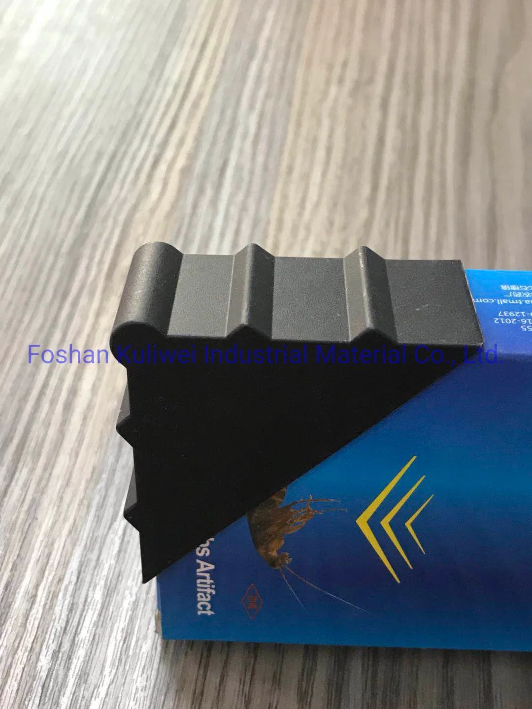 6mm Electrical Glass Transport Packaging Glass and Table Plastic Corner 12*12*2mm Corner Protector Spacers Three Sided to Ptotect Cartons for Shipping