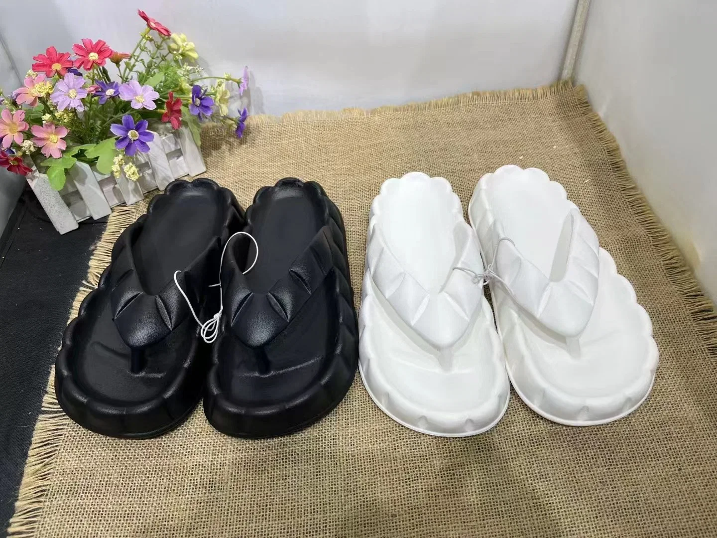 EVA Soft Non Slip Home Indoor Outdoor Slippers Flip-Flops Cloud Foam Shape