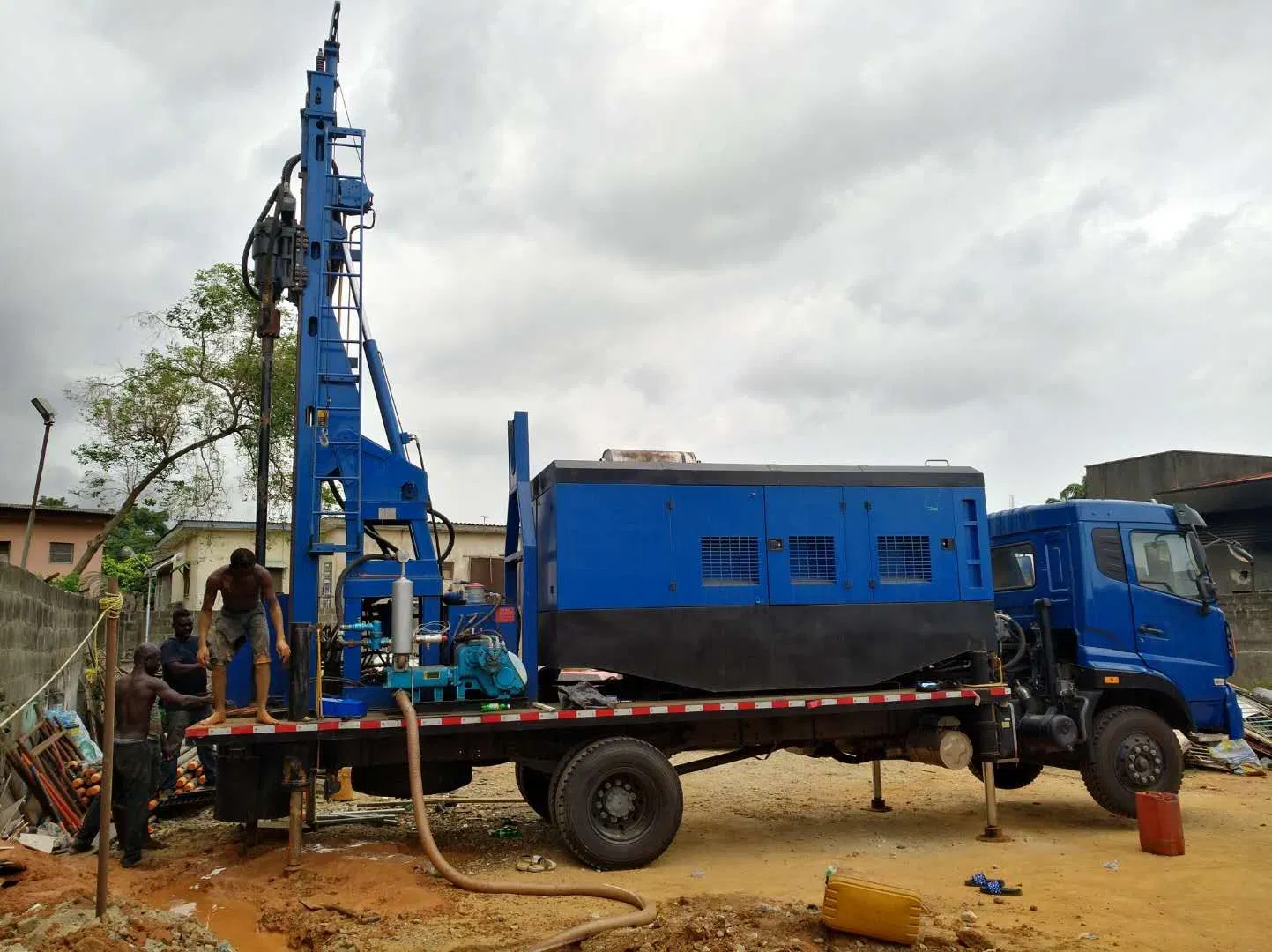 Venta caliente a 300m de 400 metros sobre camión pozo de agua Máquina de Perforación T-Sly550