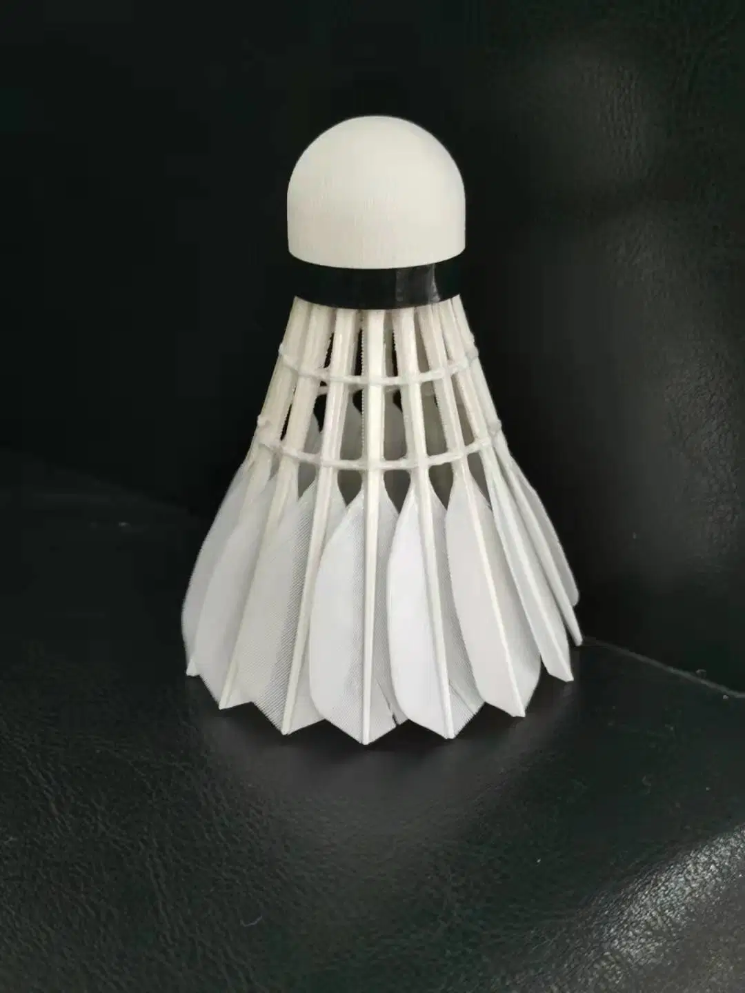 Cheap Wholesale/Supplier Sporting Goods White Feather Badminton Shuttlecocks Lingmei 60 for Tournament