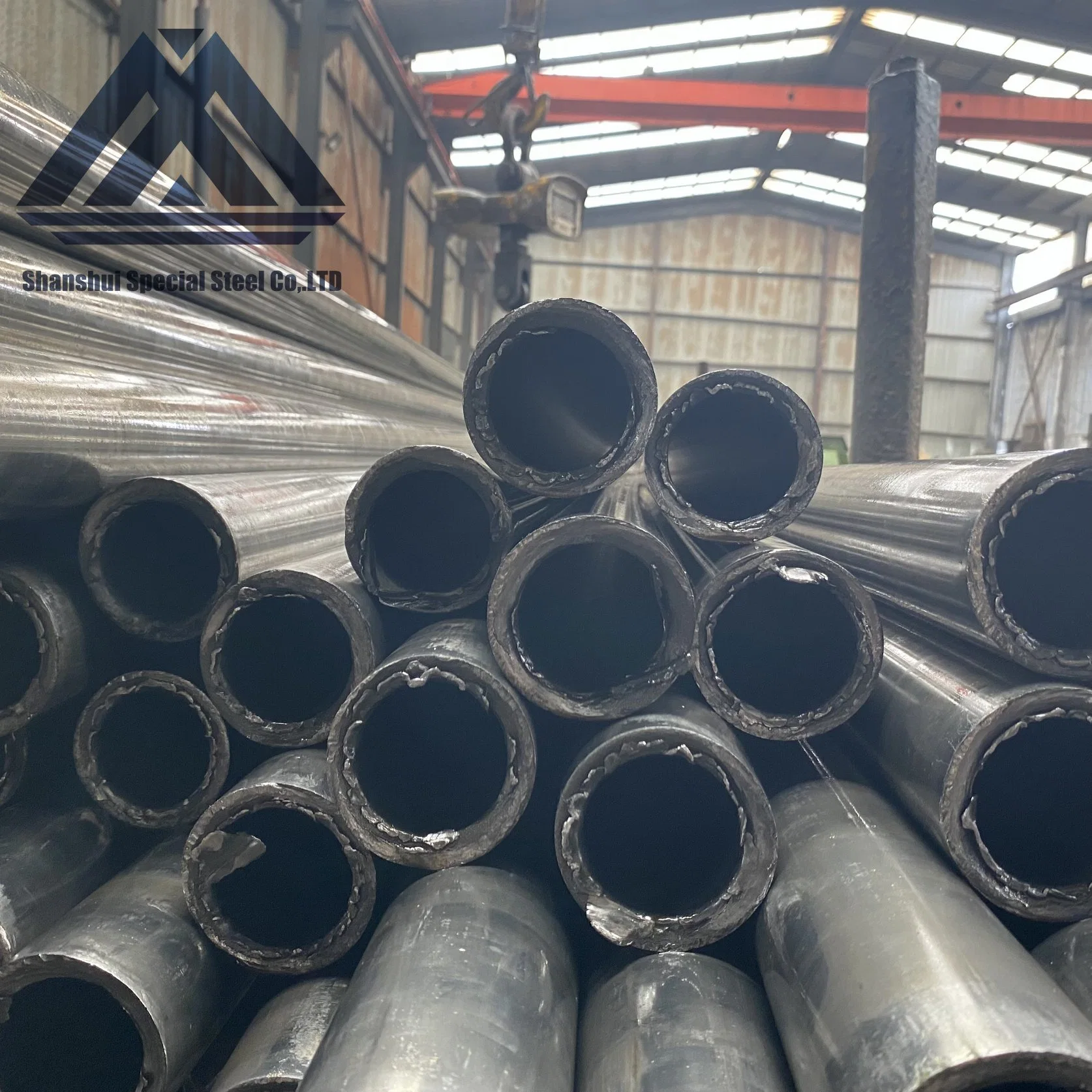 ASTM API 5L X75 DN10~DN1200 Carbon Steel Pipe with Black Varnish