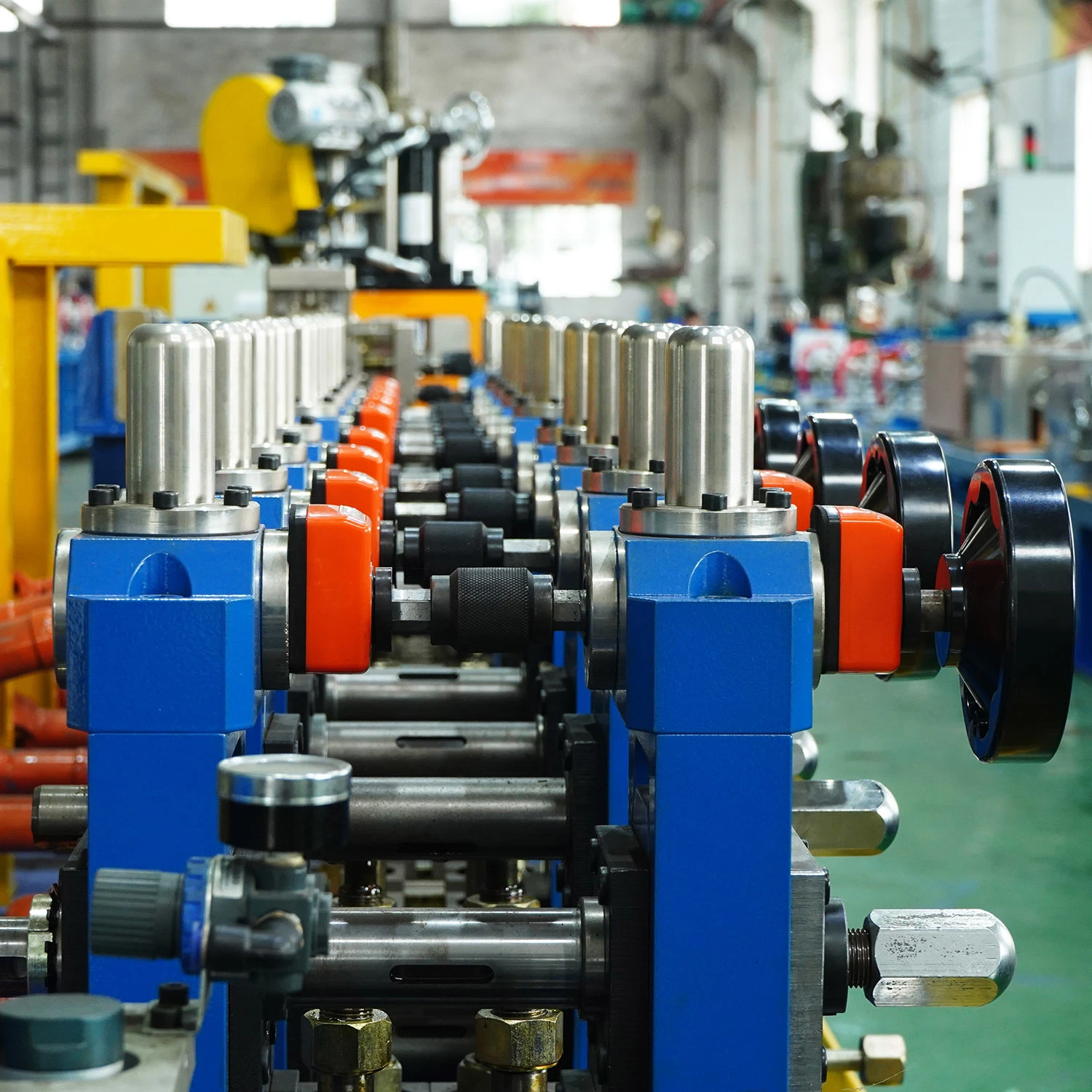 Machine de fabrication de tuyaux soudés pour l'industrie, pipeline sanitaire de qualité alimentaire en acier inoxydable SS304.