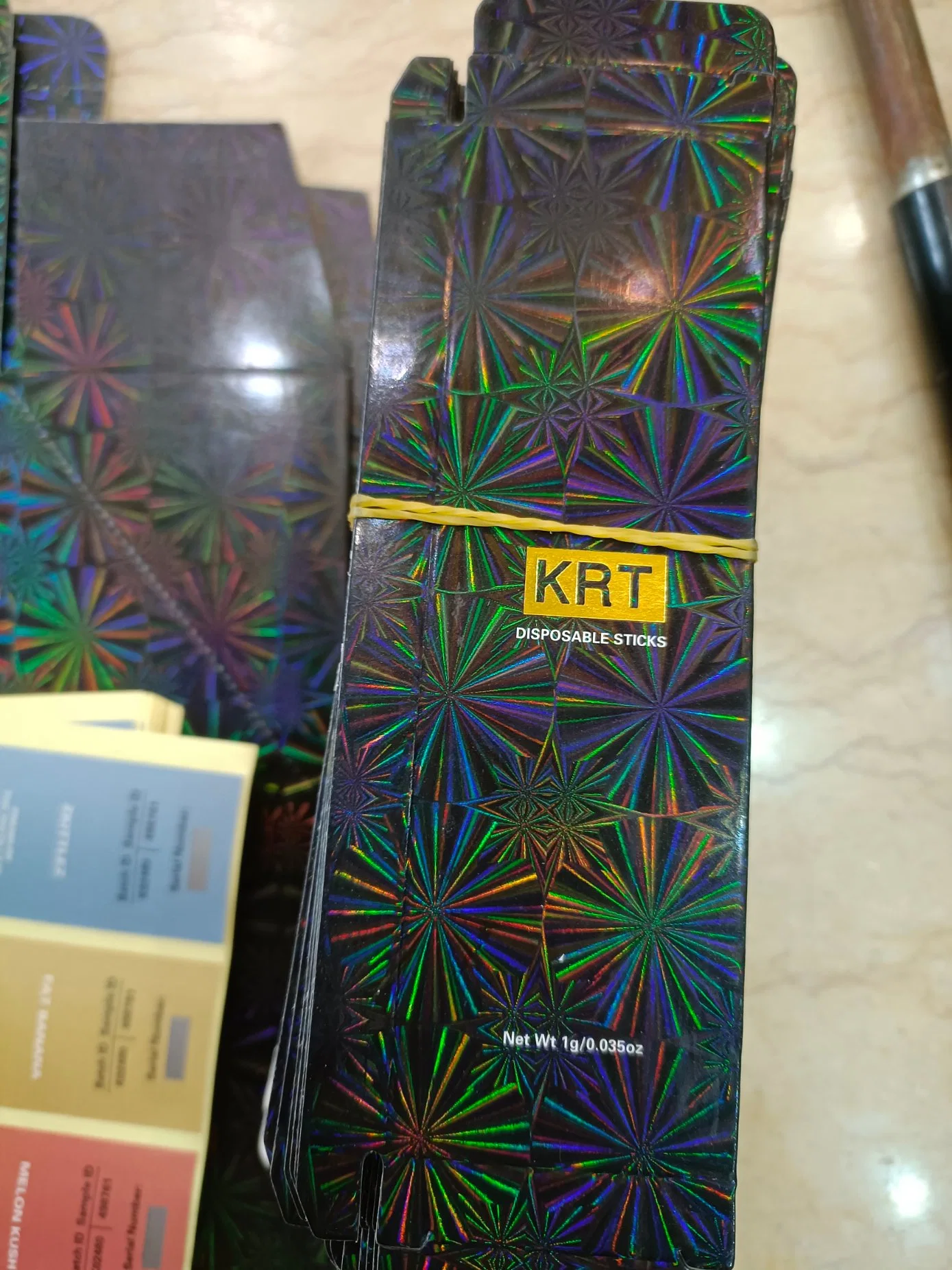 Cartucho de qualidade original Krt adesivos descartáveis vaporizador E 1.0Ml Cigarro Atomizador 280mAh recarregável carrinhos de óleo espesso no botão do fluxo de ar