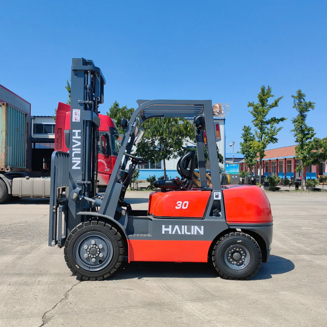 3t Diesel Forklift Truck Auto Transmission Lifting Height 4.5 M Container Mast with Japanese Engine