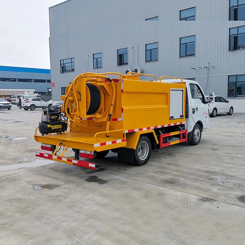 Small 3500 Liters High quality/High cost performance  Dongfeng Sewage Suction Cleaning Truck for Drain Cleaning