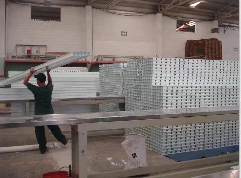 Tablero de espuma de PVC / Hoja de espuma de PVC / PVC Celuka matriz de lámina Molde de extrusión Toolig