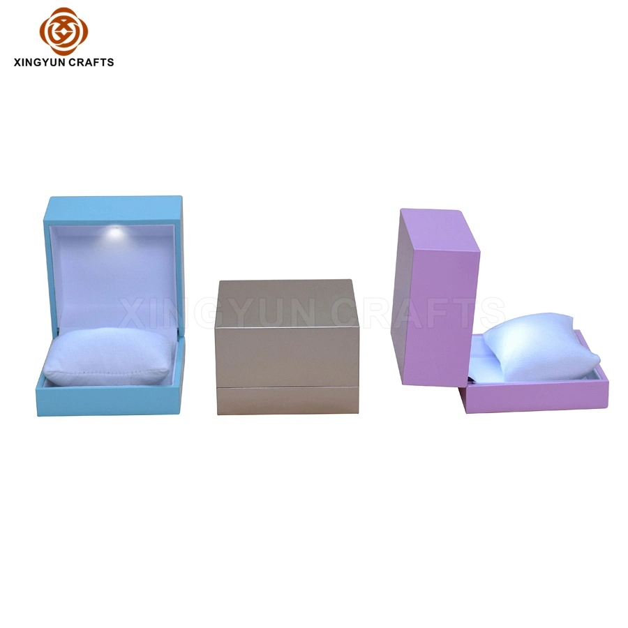 Caixa de embalagem em ângulo de relógio com pintura em madeira brilhante personalizada com Caixa de armazenamento de presentes em madeira LED de qualidade superior