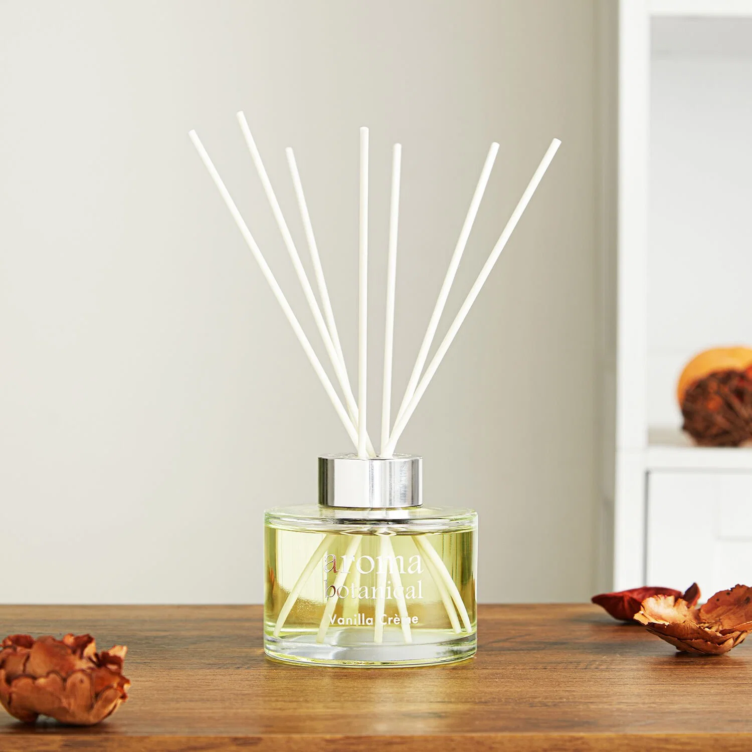 2021 Popular Luxury Aroma Home Fragrance Lavender Reed Diffuser with عيدان من الألياف