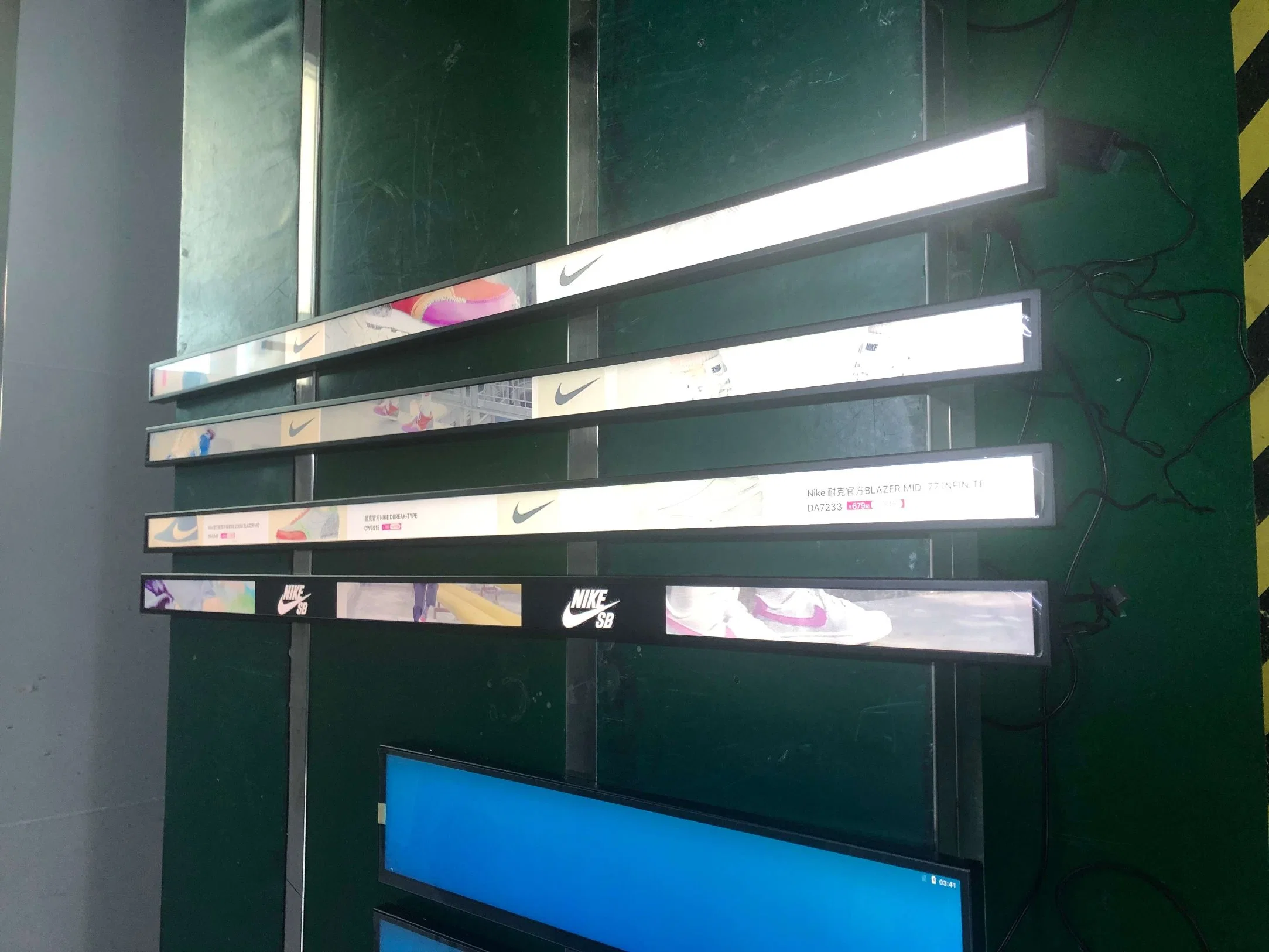 P1,25mm COB LED-Regal Einzelhandel Racks Werbung Display Factory