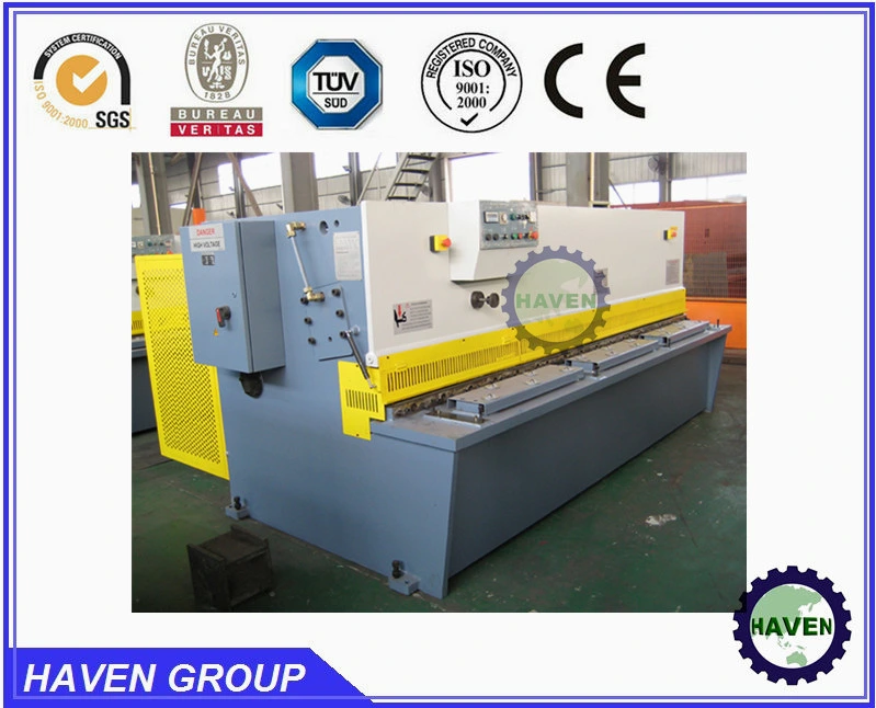 Hydraulic shearing machine to cut metal sheet plate