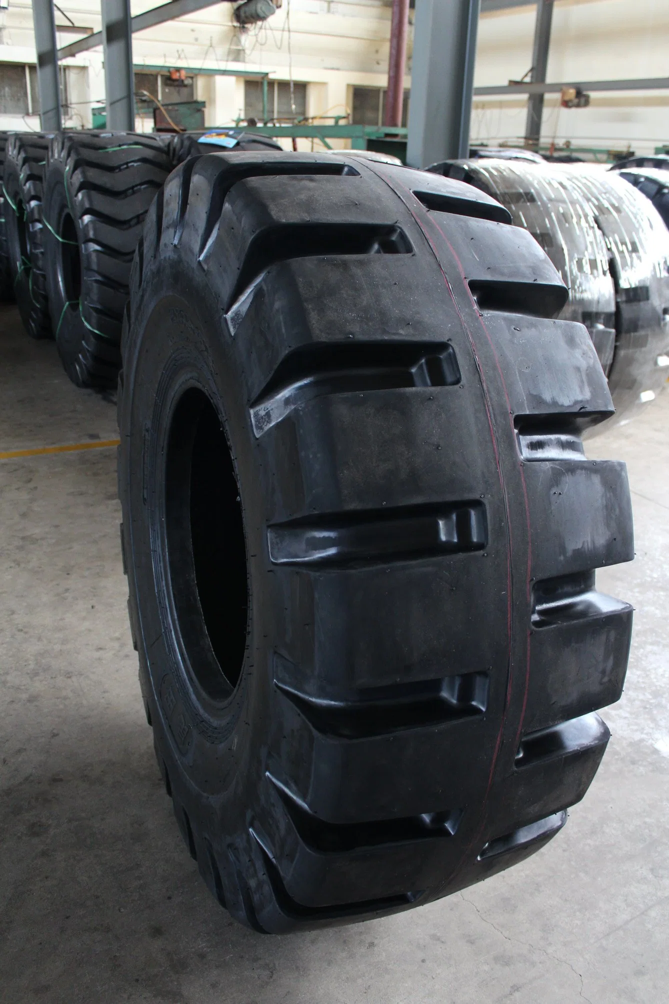 High quality/High cost performance  Budget Price, Bias off Road Solid Loader Dozer Grader Tyre (15.5/17.5/18/20.5/23.5/26.5/29.5-25 16/70-16 20.5/70-16, etc)