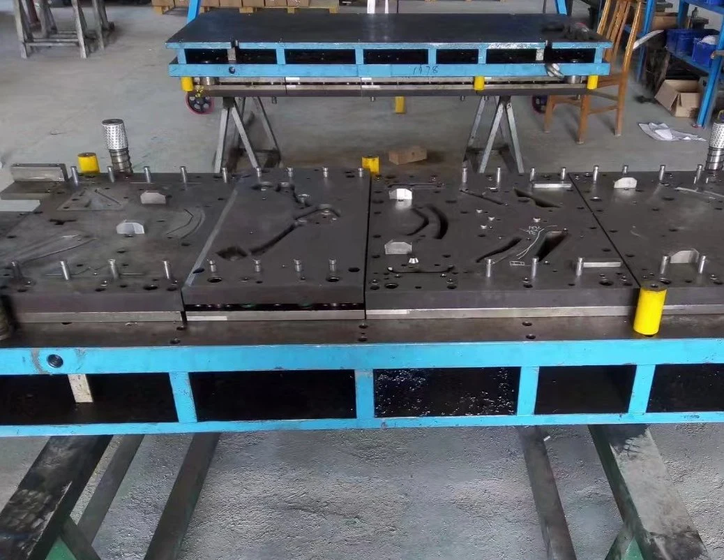 Precision Progressive Tool Stamping Die/Mold/Tooling for Auto Parts Mould