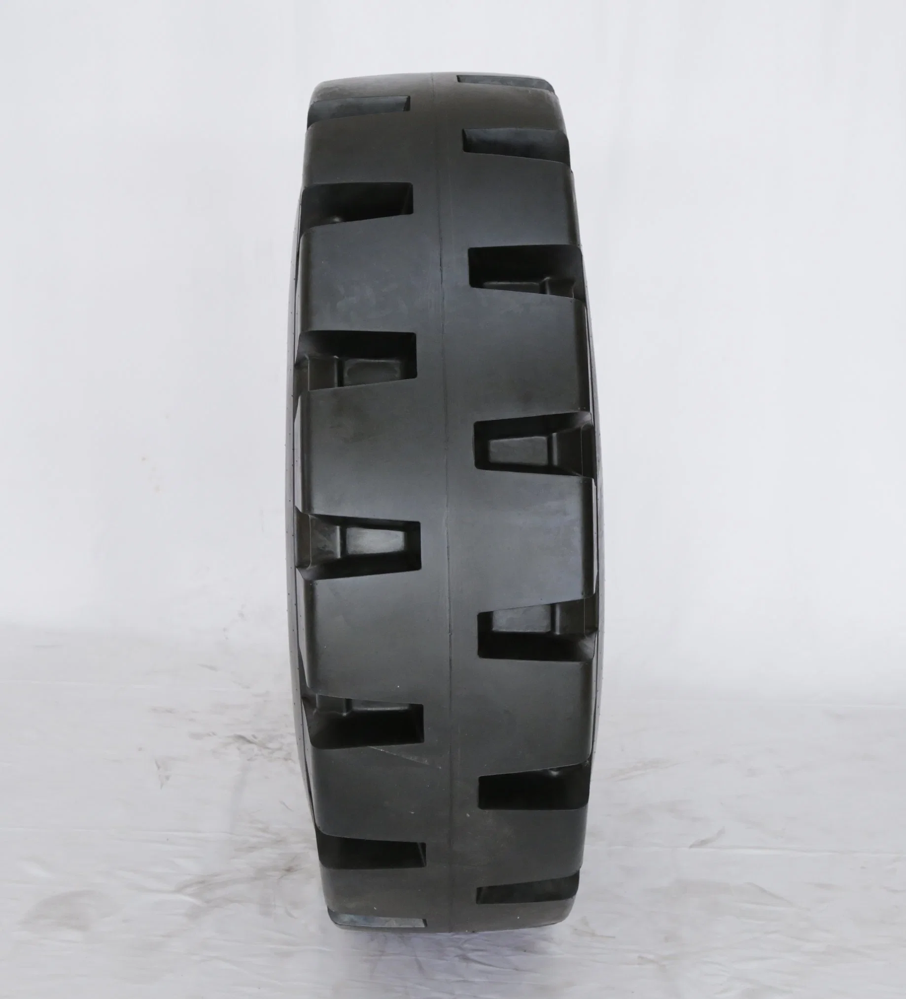 OTR Tire L-5 Mining and Construction Tire, Loader Tire 17.5-25