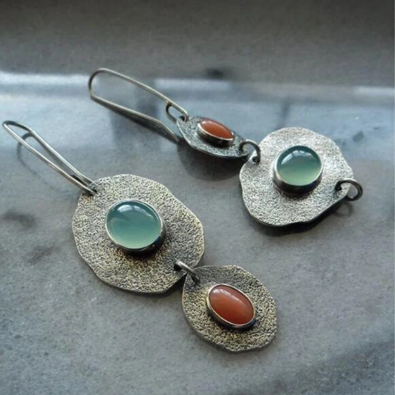 Boucles d'oreilles en pierre naturelle ovale ronde en alliage plaqué, faites à la main avec des pierres gemmes de turquoise.