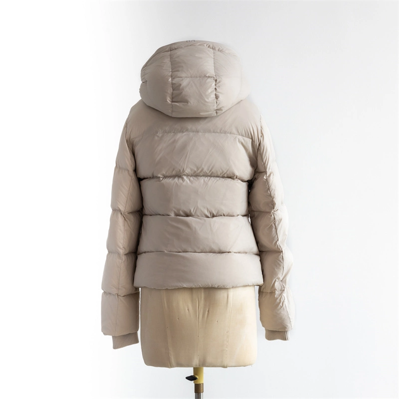 Women&prime; S High Quality Puffer Jacket OEM