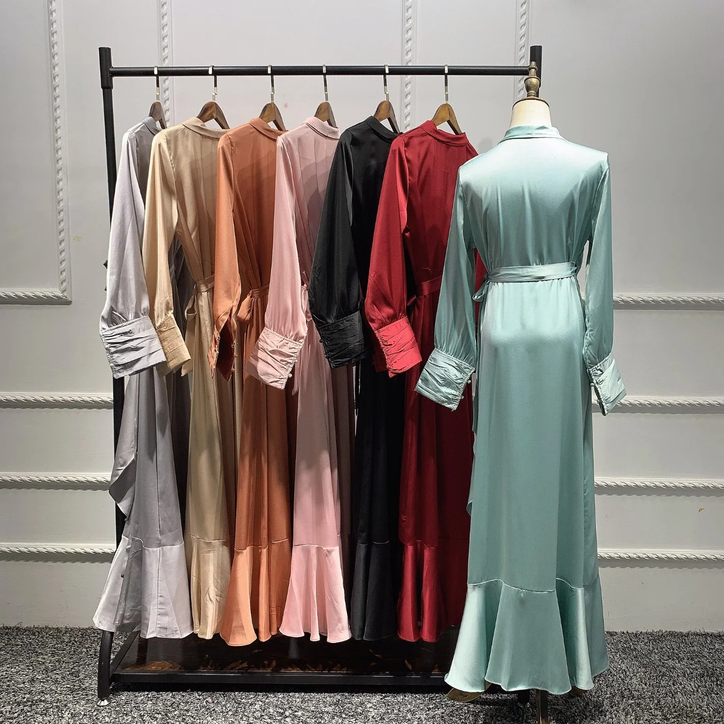 2022 Nuevo diseño de las mujeres Satén Damas viste la ropa al por mayor ropa Islámica musulmán en Turquía Dubai mujer modesta fábrica de vestimenta Precio Abaya