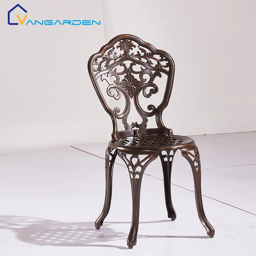 Un estilo elegante comedor silla de metal moderno en el exterior de China