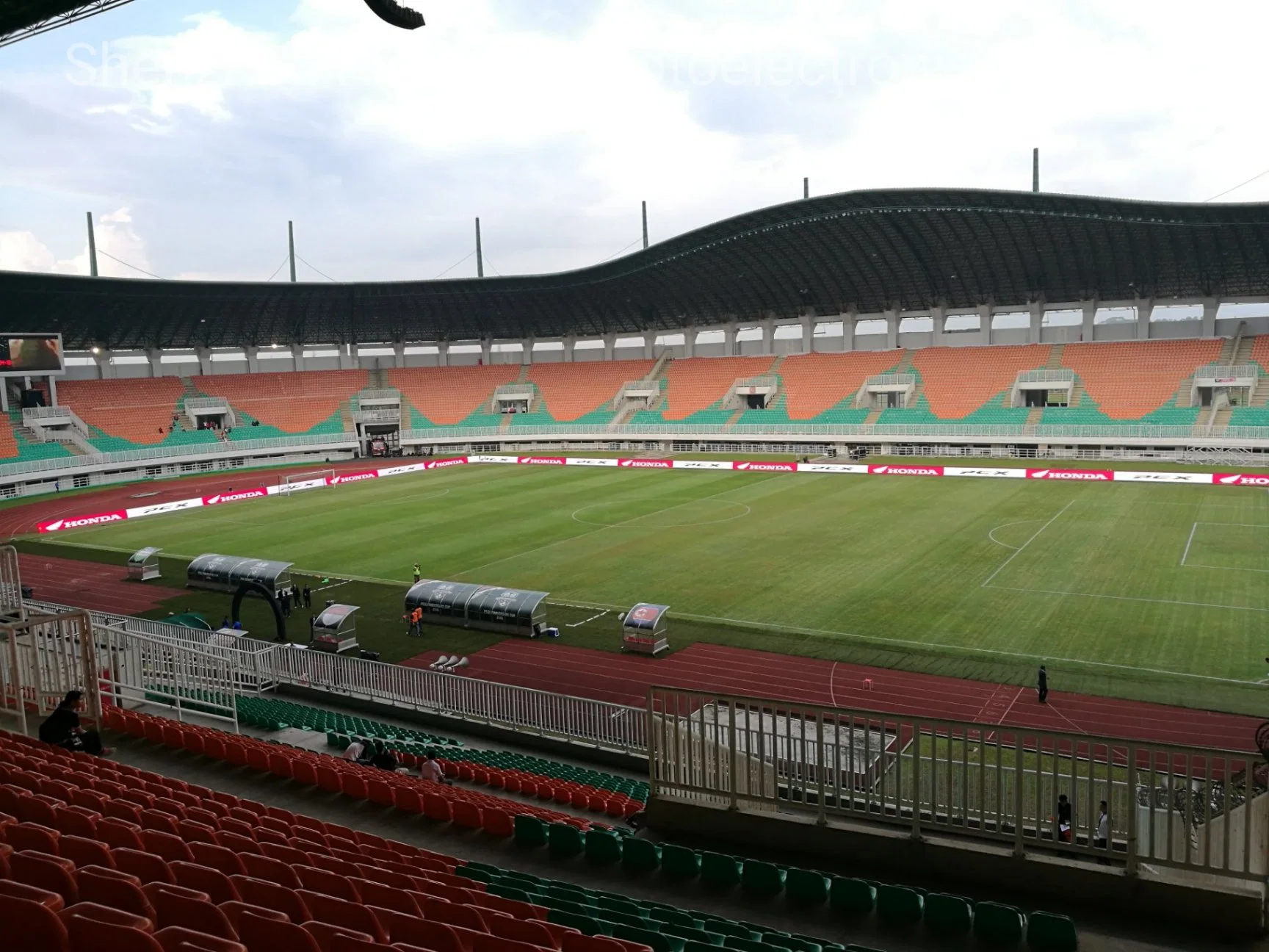 Outdoor P10 Pleine couleur RVB pendaison grand stade l'écran