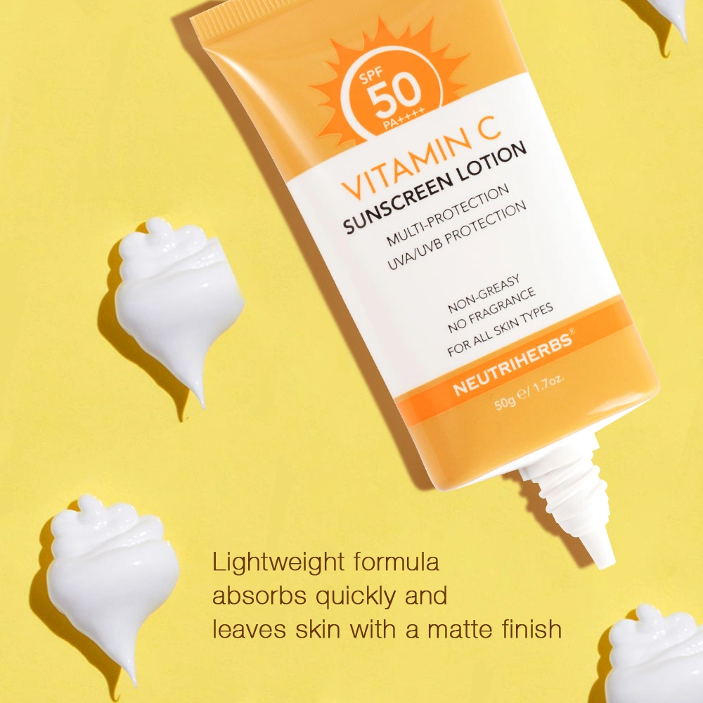 OEM/ODM العلاج الطبيعي للفورمولا المستازر الوجه والجسم VC كريم واقي من الشمس SPF 50