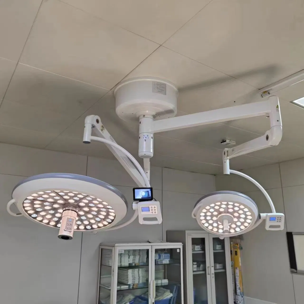 Yuever Medical CE ISO Hospital Emergency LED Luz quirúrgica OT Lámpara de operación para el hospital