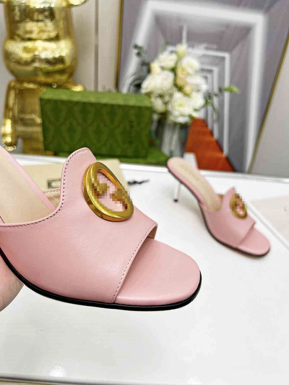 Secondhand Ladies Popular Sandals High Heels Women&prime; S Sandals Used Shoes