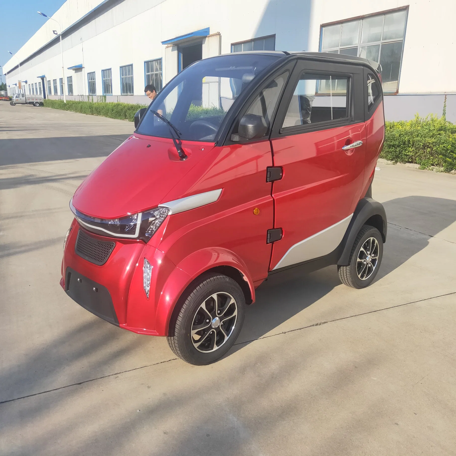 Four Wheels 2-3 Seats Lithium Battery Car with Air-Condition EEC L6e Approved Mini Electric Vehicle