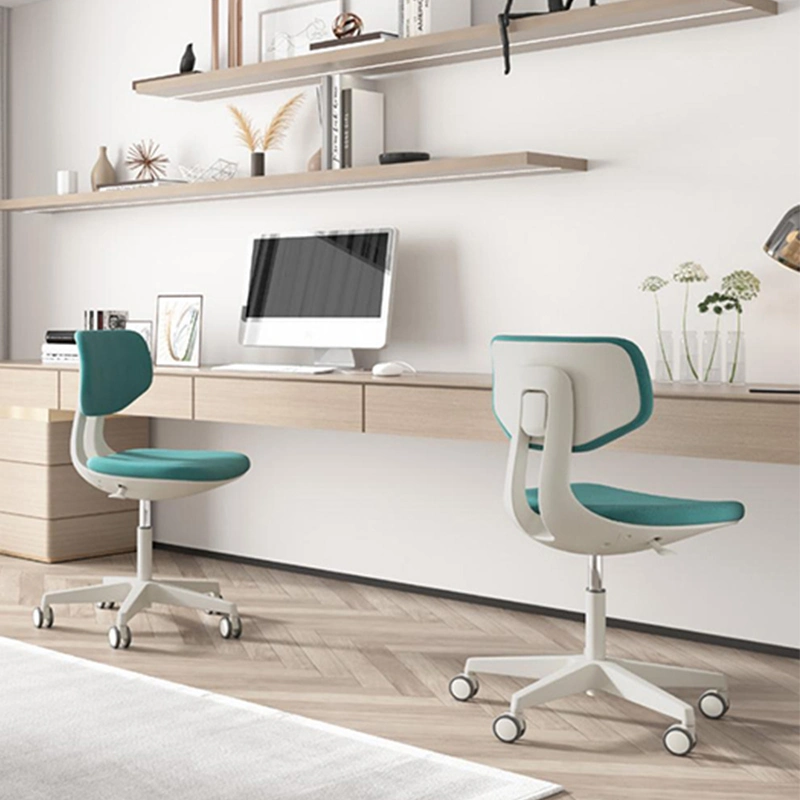 2022 Chaise de bureau Chaise de bureau en tissu colorée pour petits bureaux Mobilier de bureau Chaise d'étudiant en gros
