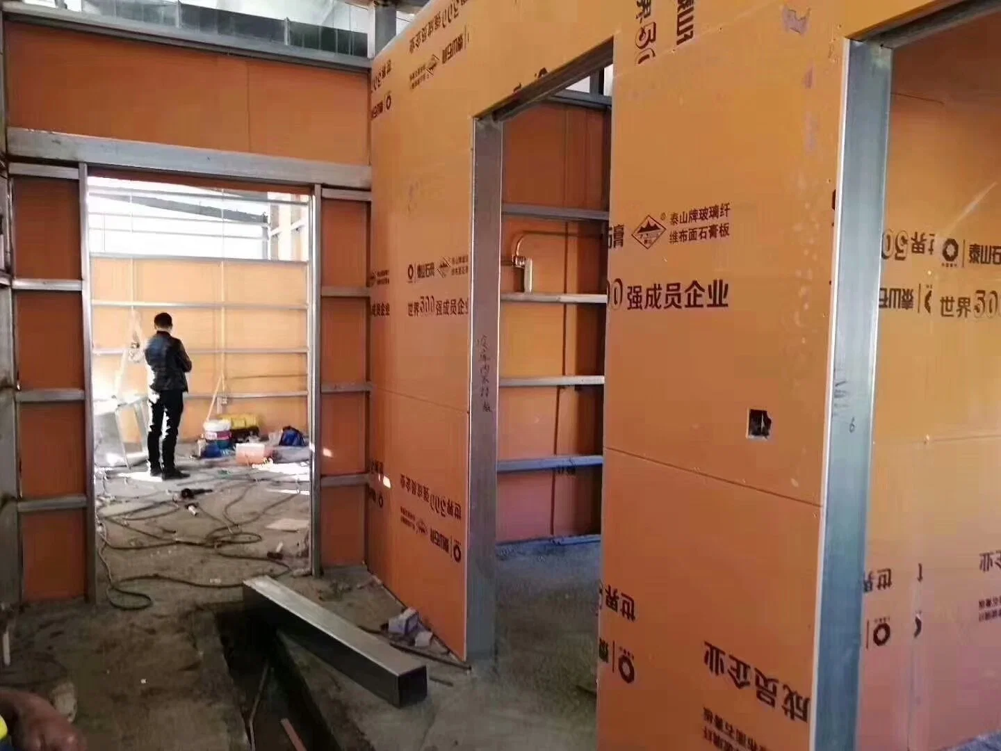 Proyecto de fibra de vidrio utilizado populares ante la Junta de yeso resistentes al fuego para la exportación de 2400*1200*12.5mm Material de construcción Drywall Proyecto mundo de la fábrica más grande