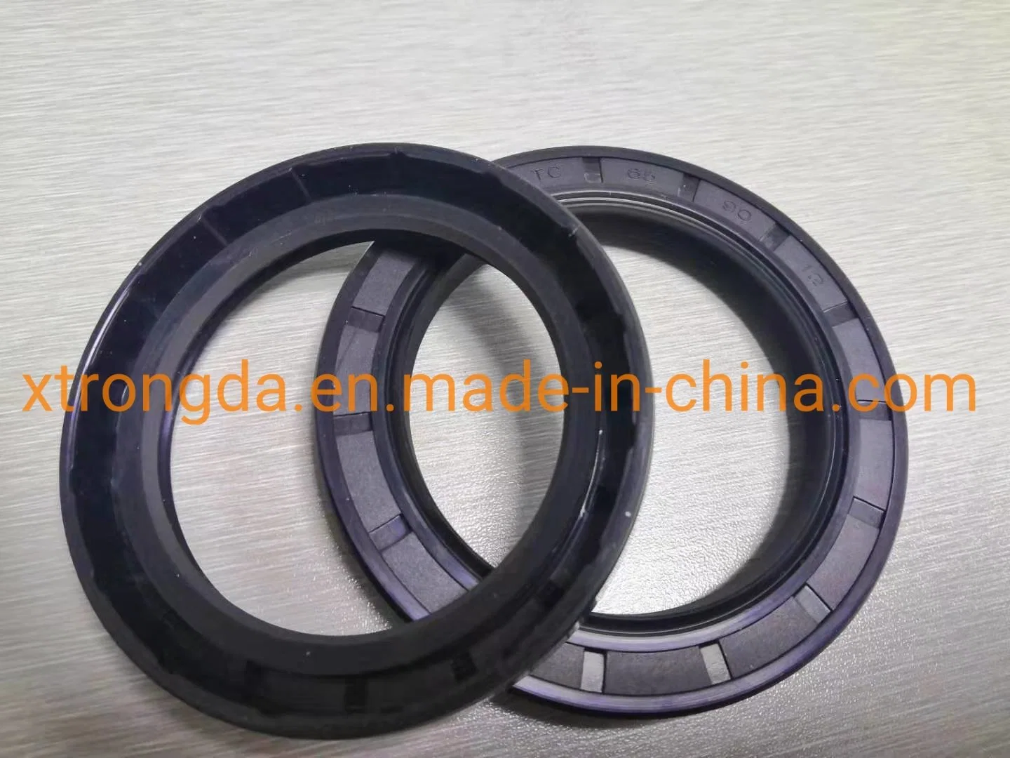 HTC Tcy Tc/Tb/Ta/Oil Seal Skeleton Rubber Oil Seal with NBR FKM Thread Automotive Part