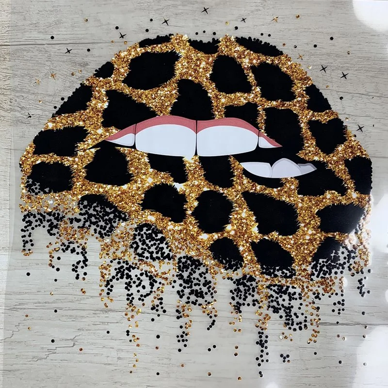 Hochwertige waschbare DIY Leopard Lippen gedruckt Heat Press T Strass Mit Strass-Shirt-Transfer