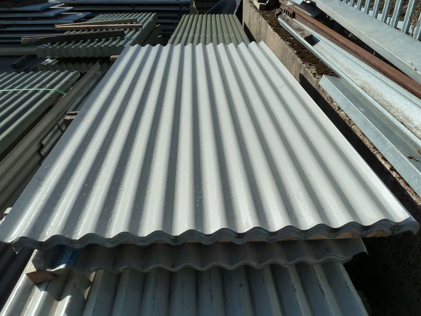 Asia Steel Color Coated Cheap Metal Zinc Corrugated Steel Roofing Sheet with Prime Quality