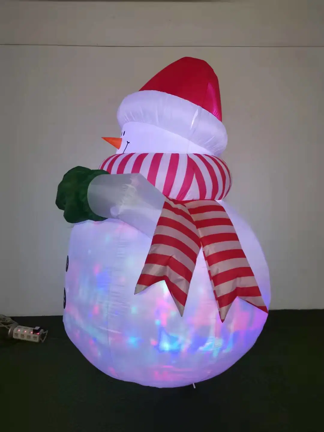 Venda a quente 8FT sorrindo insuflável de Natal Boneco de decorações, Inflatables Natal ao ar livre com acúmulo na Luz Roating para Piscina Piscina