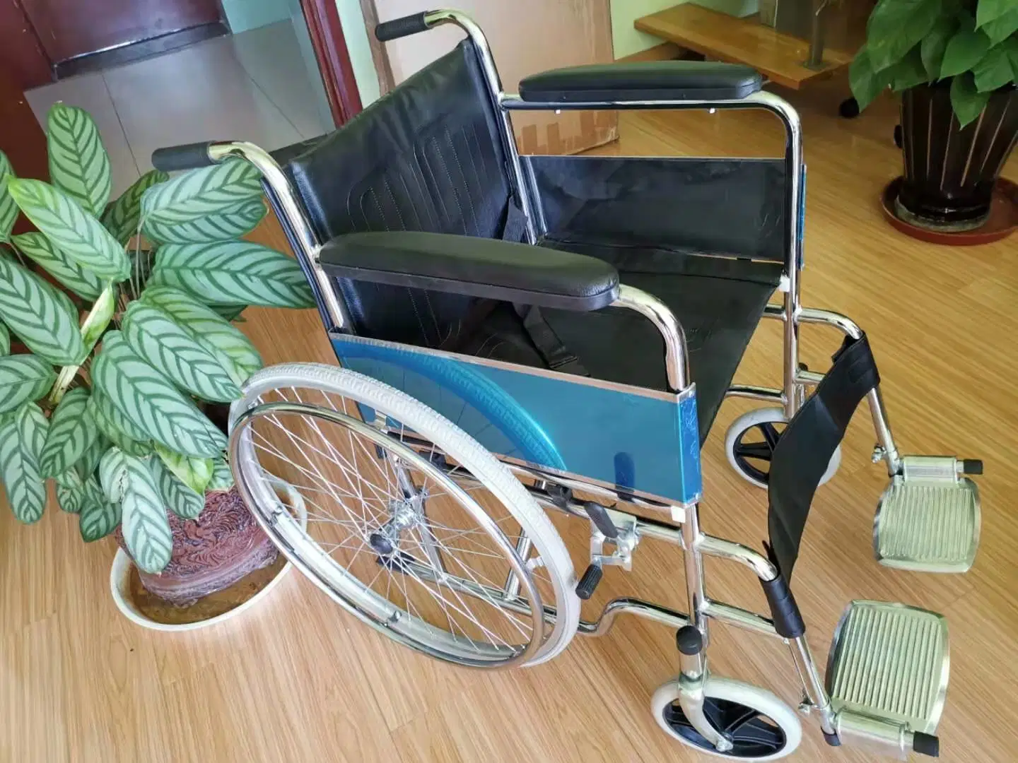 New 809 Foldable Electric Medical Equipment Folding Wheelchair