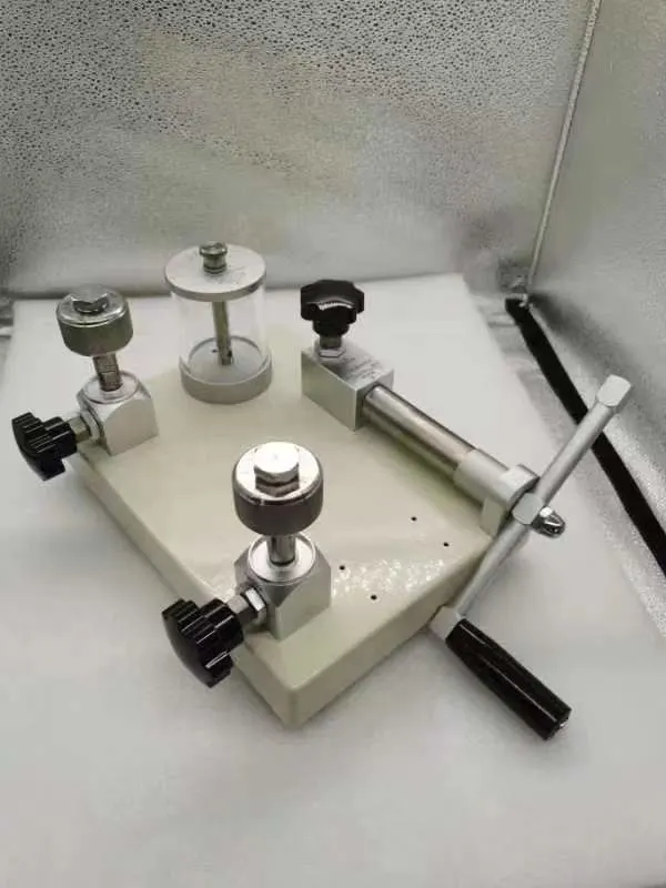 60MPa de calibración hidráulica de Sobremesa Portátiles 0-60 MPa Manómetro Verificador de calibración del sensor