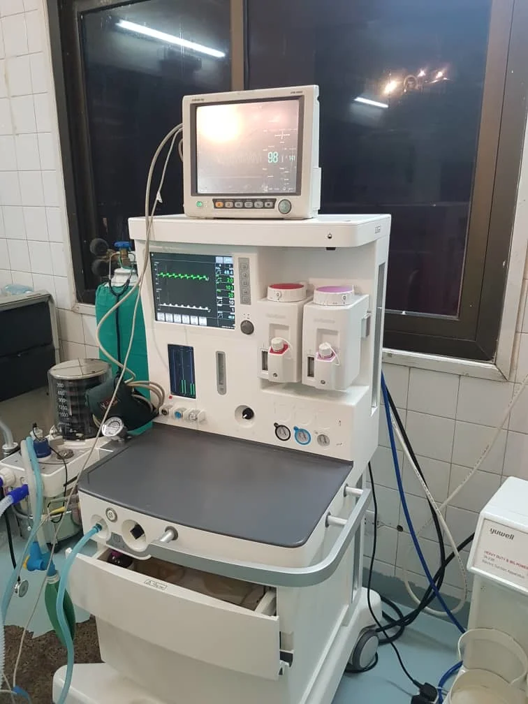 Hospital Medical Surgical Apparatus Anaesthesia Device Anesthesia Machine with Three Drawers and Two Vaporizers