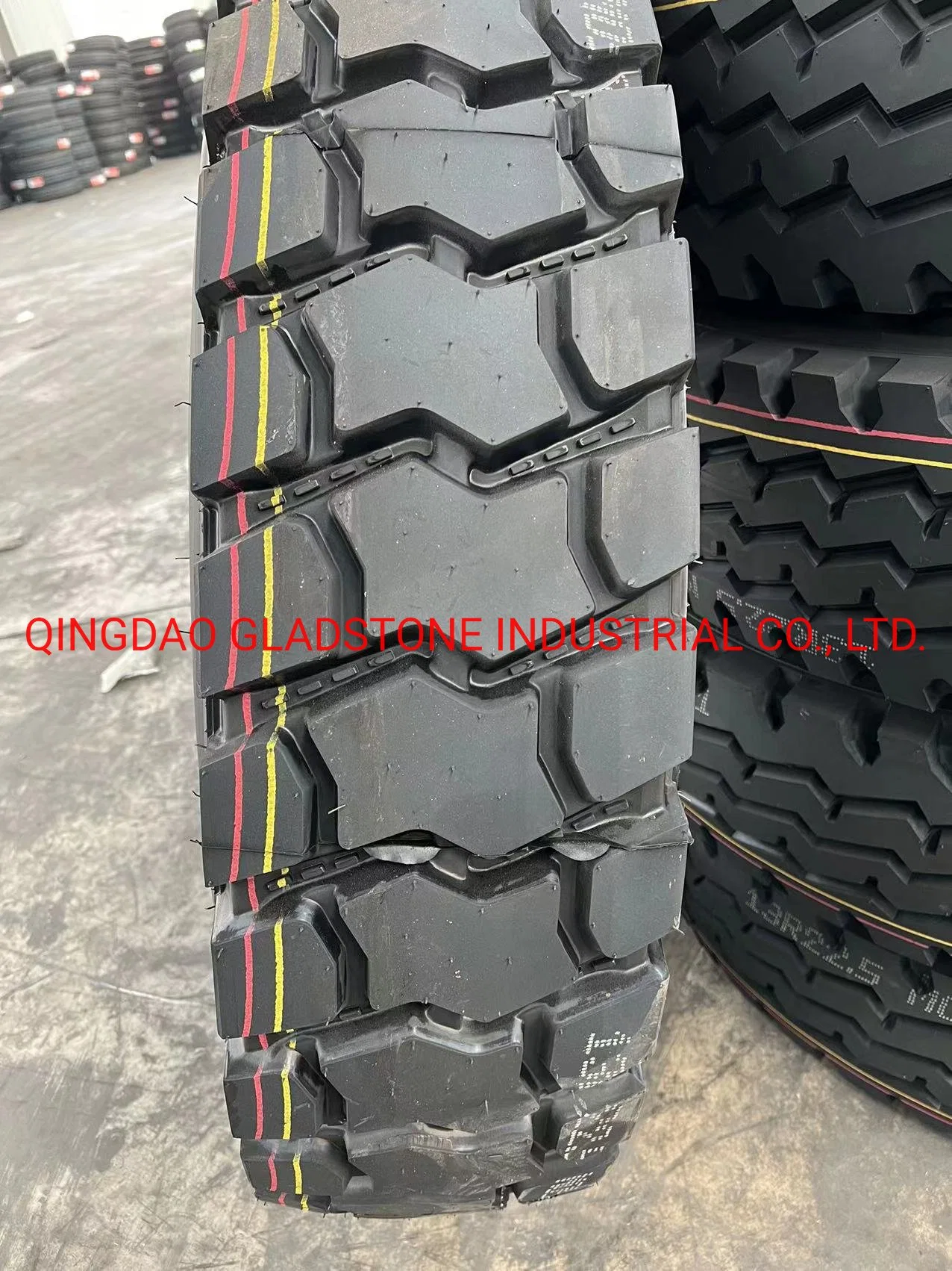 Gladstone Brand Heavy Duty Truck Tyre with Low Price Can Mix Load with Tubes, Passenger Car Tyre, Rims, Battery, Another Spare Parts From China Tire Factory