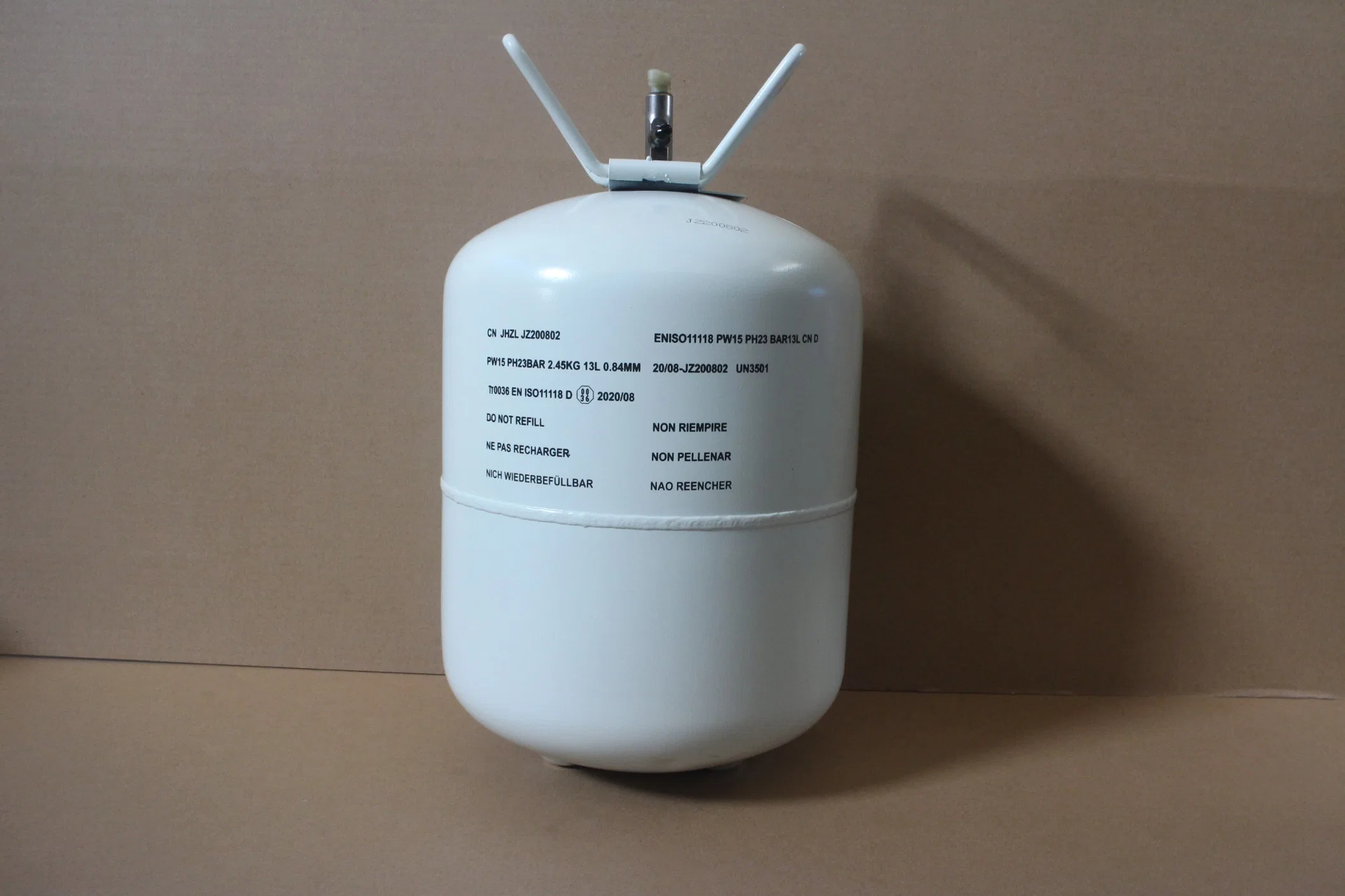 13L Empty Disposable Cylinder Fitted with Valve and DIP Tube