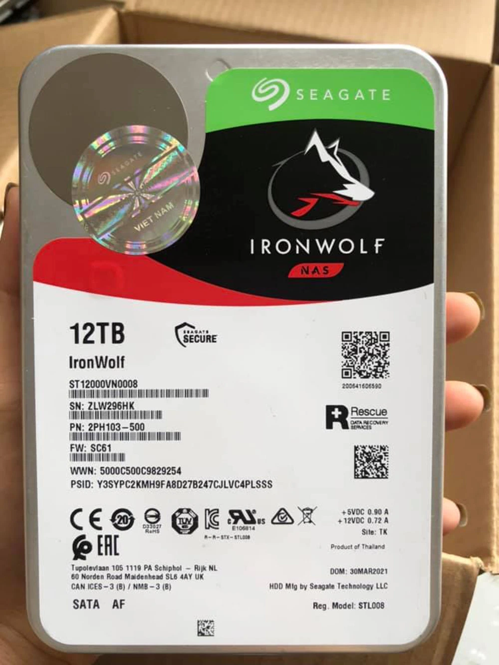 Жесткий диск Seagate Iron Wolf NAS 12 тб 256 МБ 7200 об/мин SATA 3.0 жесткий диск 6 ГБ/с (ST12000VN0008) SSD/HDD