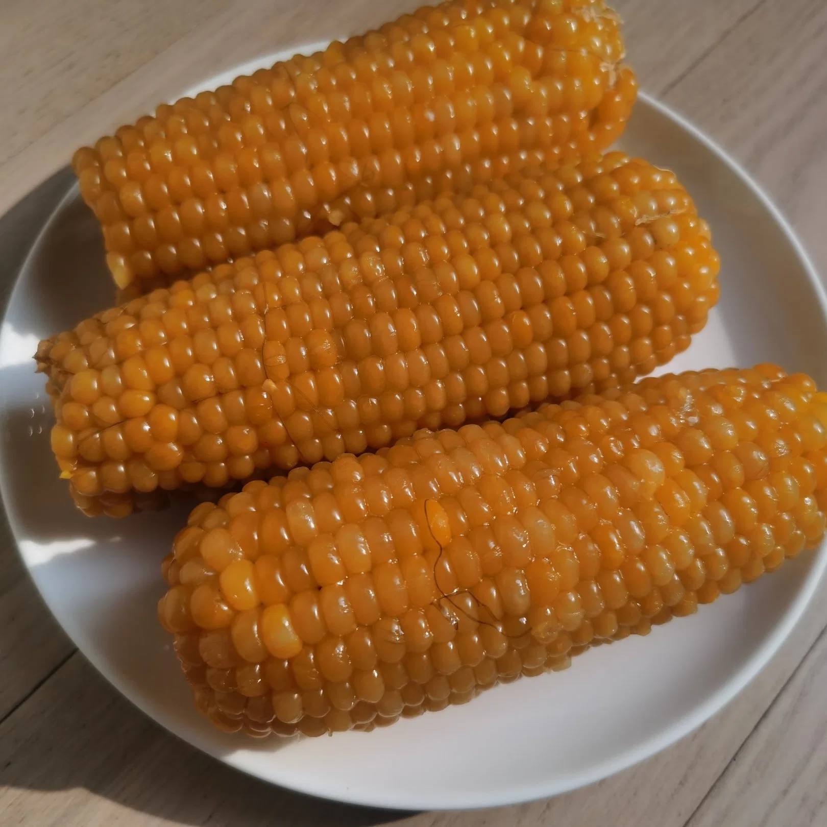 طهو الذرة المطبوخة من نوع Sweet Corn COB لوجبة فطور مغذّية نباتية