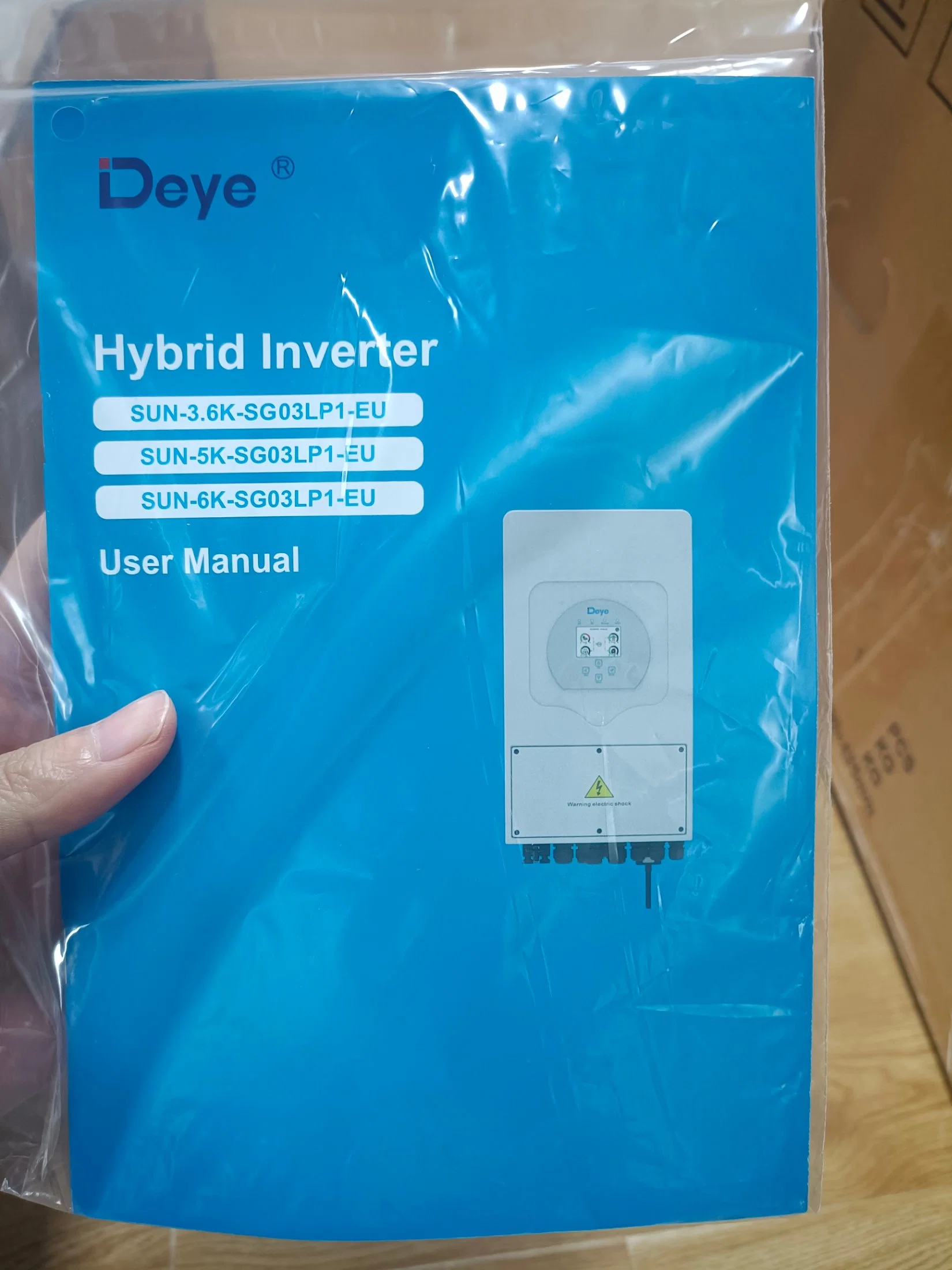 Top Sales Deye Brand 5kw Grid Tie Hybrid Solar Inverter 230V Single Phase Inverter Solar for Hybrid Solar System