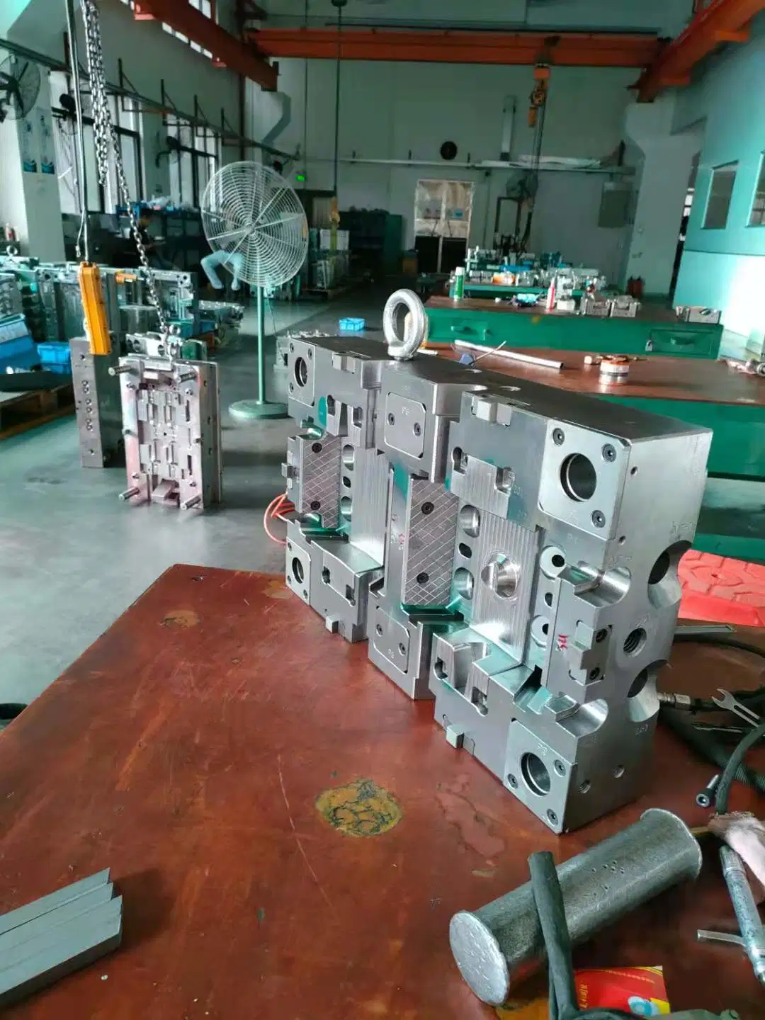 OEM Multi-Cavity Plastic Parts Mold for Car Injection Molding