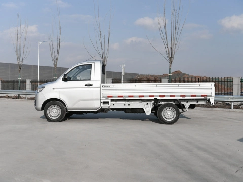 China BAW T6 Cargo Utility Vehicle Cargo 5-Speed Manual Pickup Flatbed Gasoline Mini Truck Used Car Gasoline Car Car Price