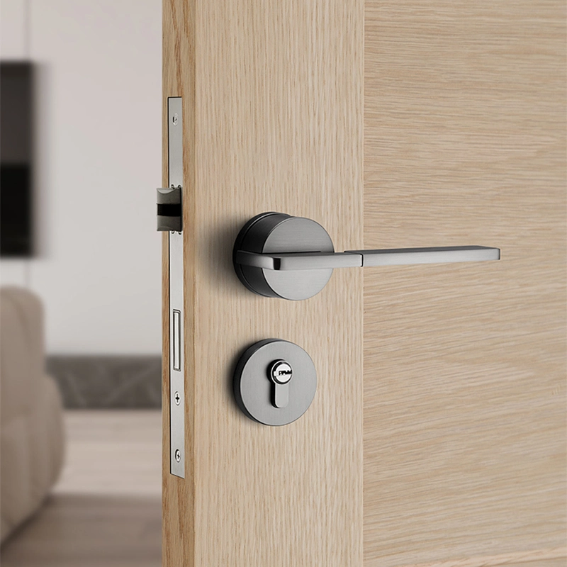 مقبض باب أمامي خشبي بسيط يمكن التعامل معه بقفل مقبض باب الزنك مع المفاتيح