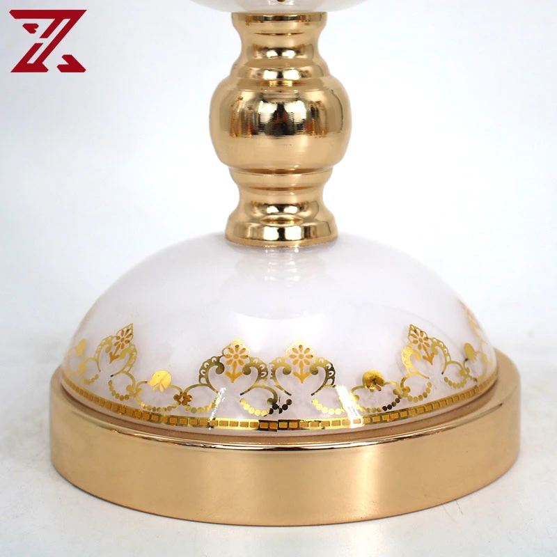 European Glass Silent Metal Stand Clock for Table Decoration