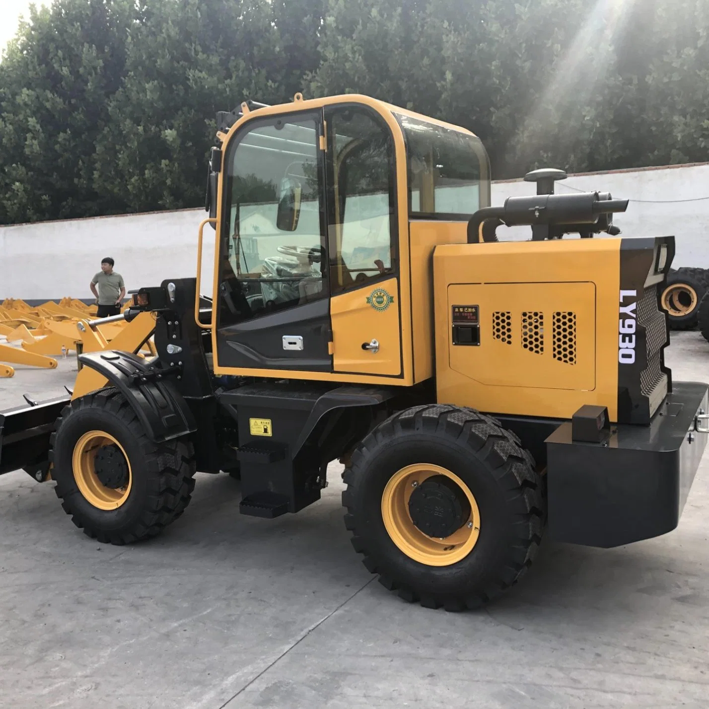 Suministro directo de fábrica Payloader1ton 0,8 toneladas 2ton Avant Diesel Compact Pequeña pala de ruedas pequeña con revestimiento de vapor