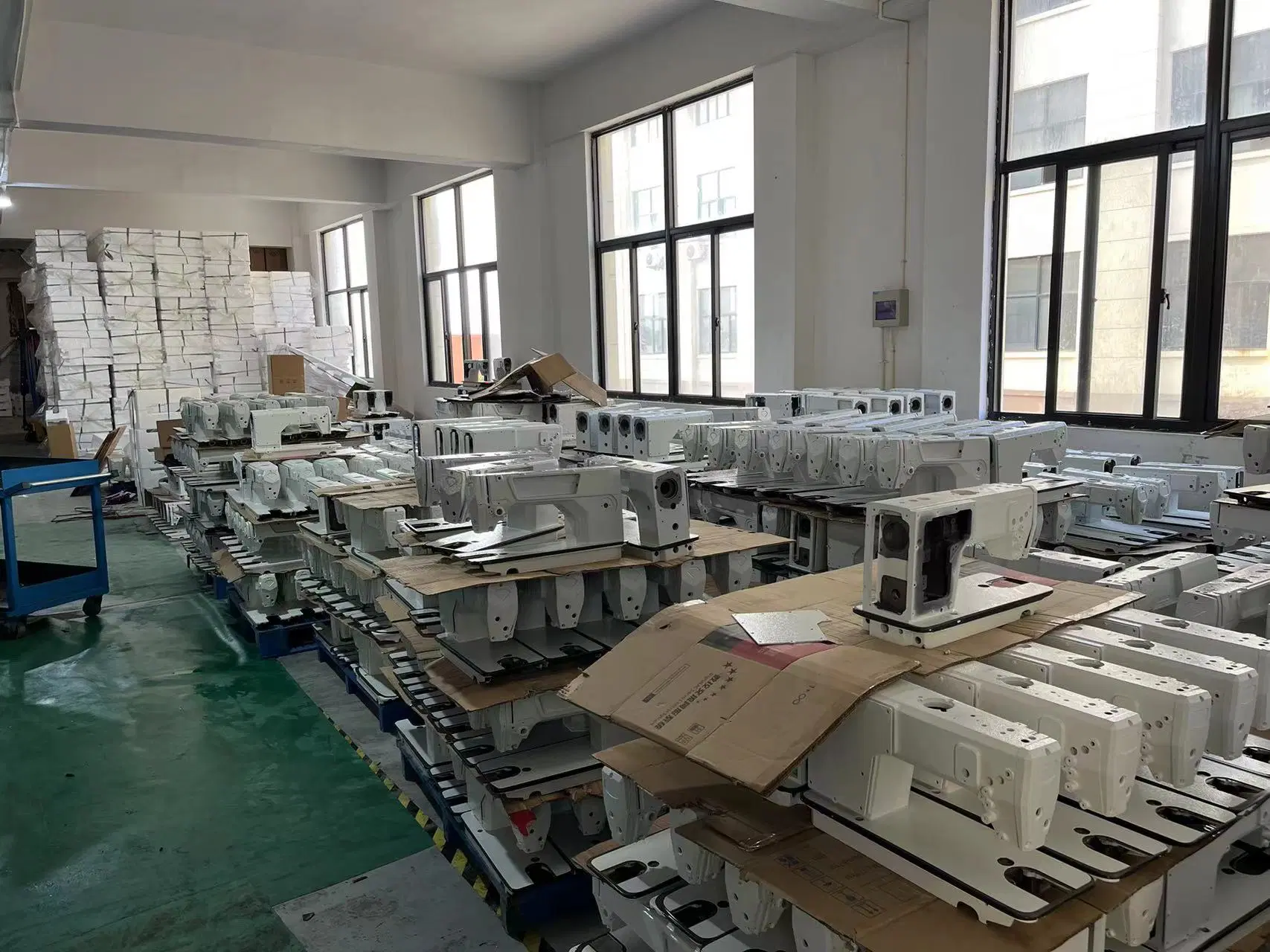 Direct Drive Pattern Zigzag Seam Industrial Sewing Machines for Leather