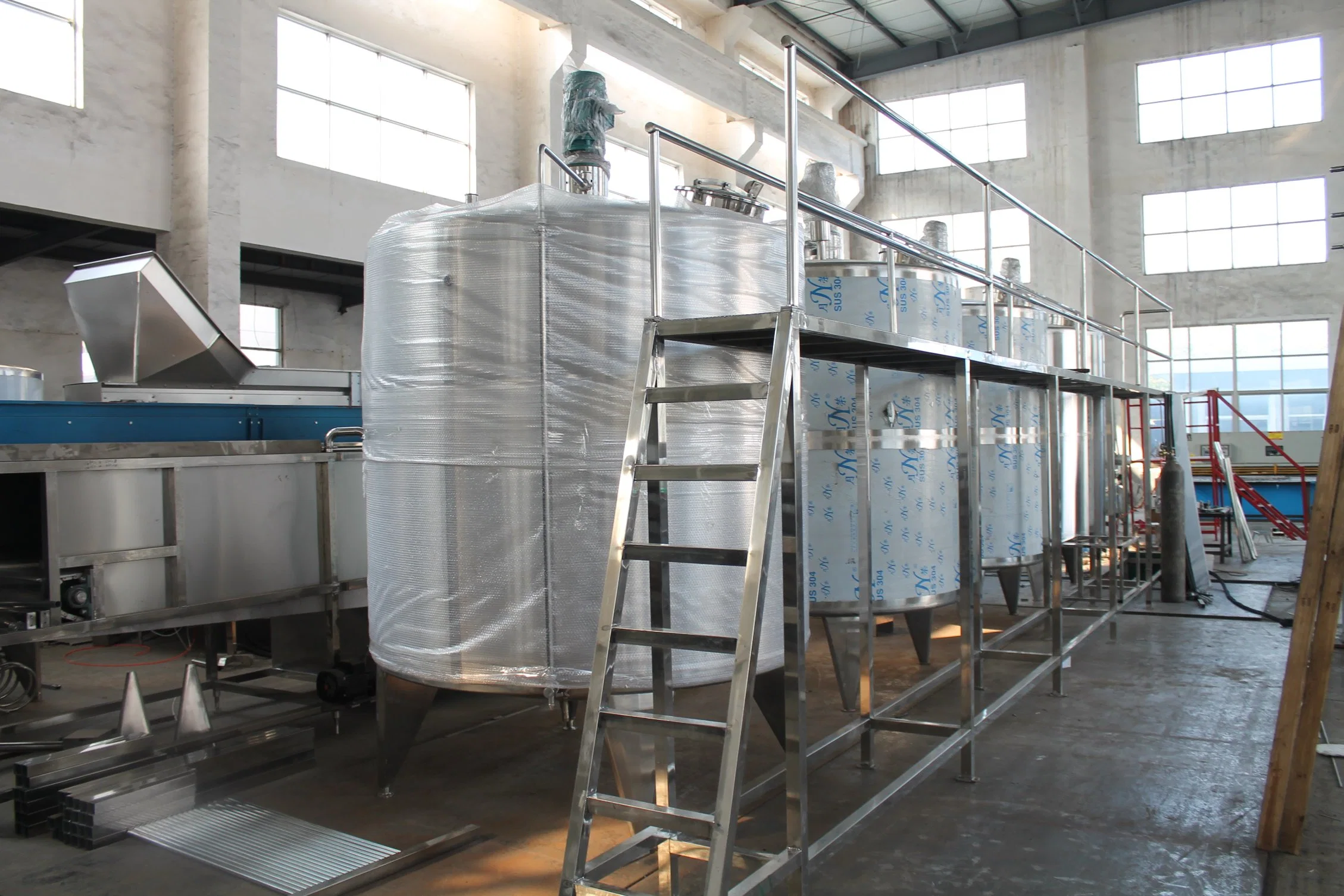 Soft Drink Mixing Tank Made of Single-Layer Stainless Steel Structure