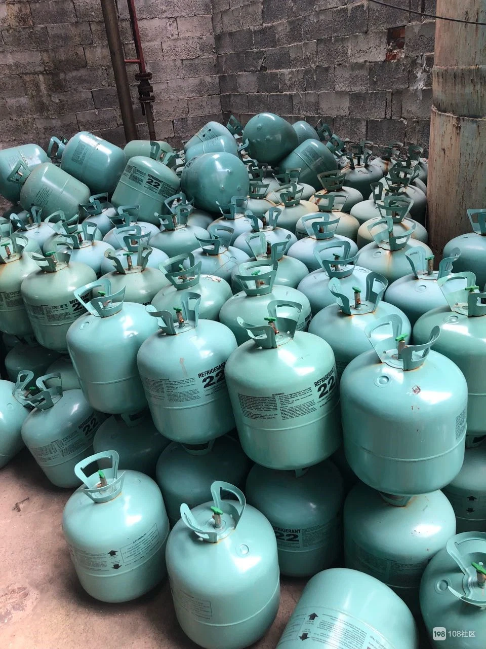 Non-Flammable Refrigerant Gas 13.6